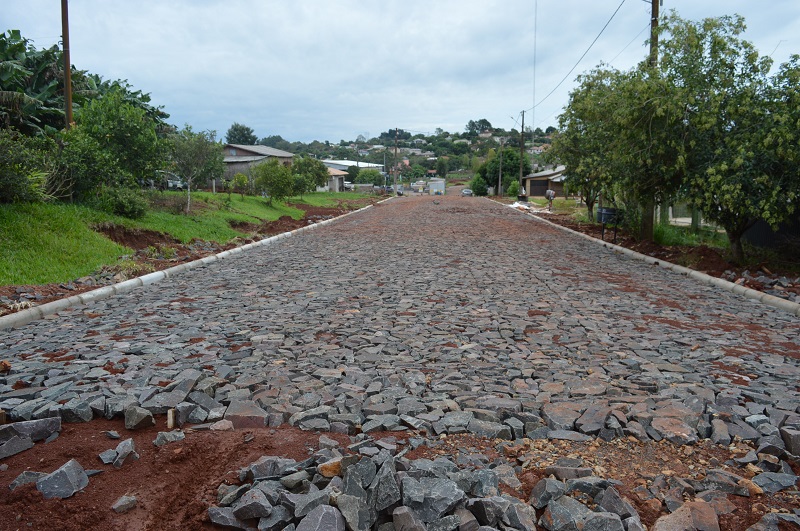 Prefeitura se une a moradores para finalizar obras da Rua Conceição