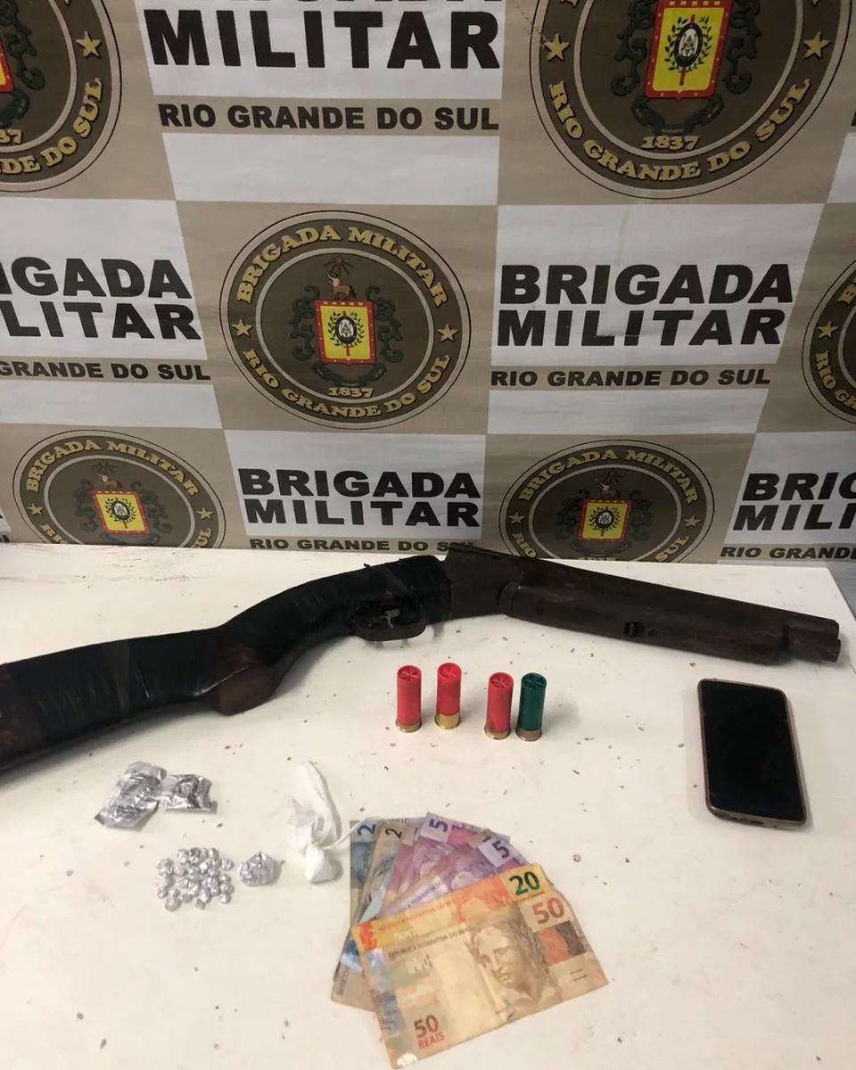 Prisão por tráfico de drogas e porte ilegal de arma de fogo em Horizontina