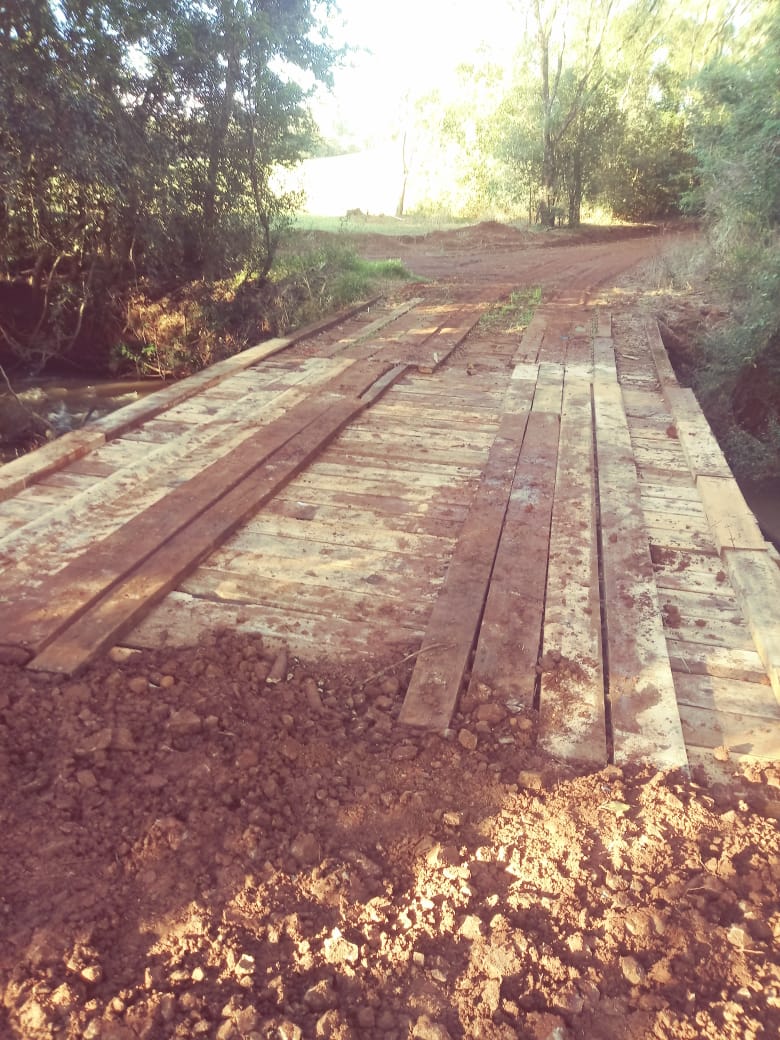 Prefeitura de Novo Machado trabalha em recuperação de ponte