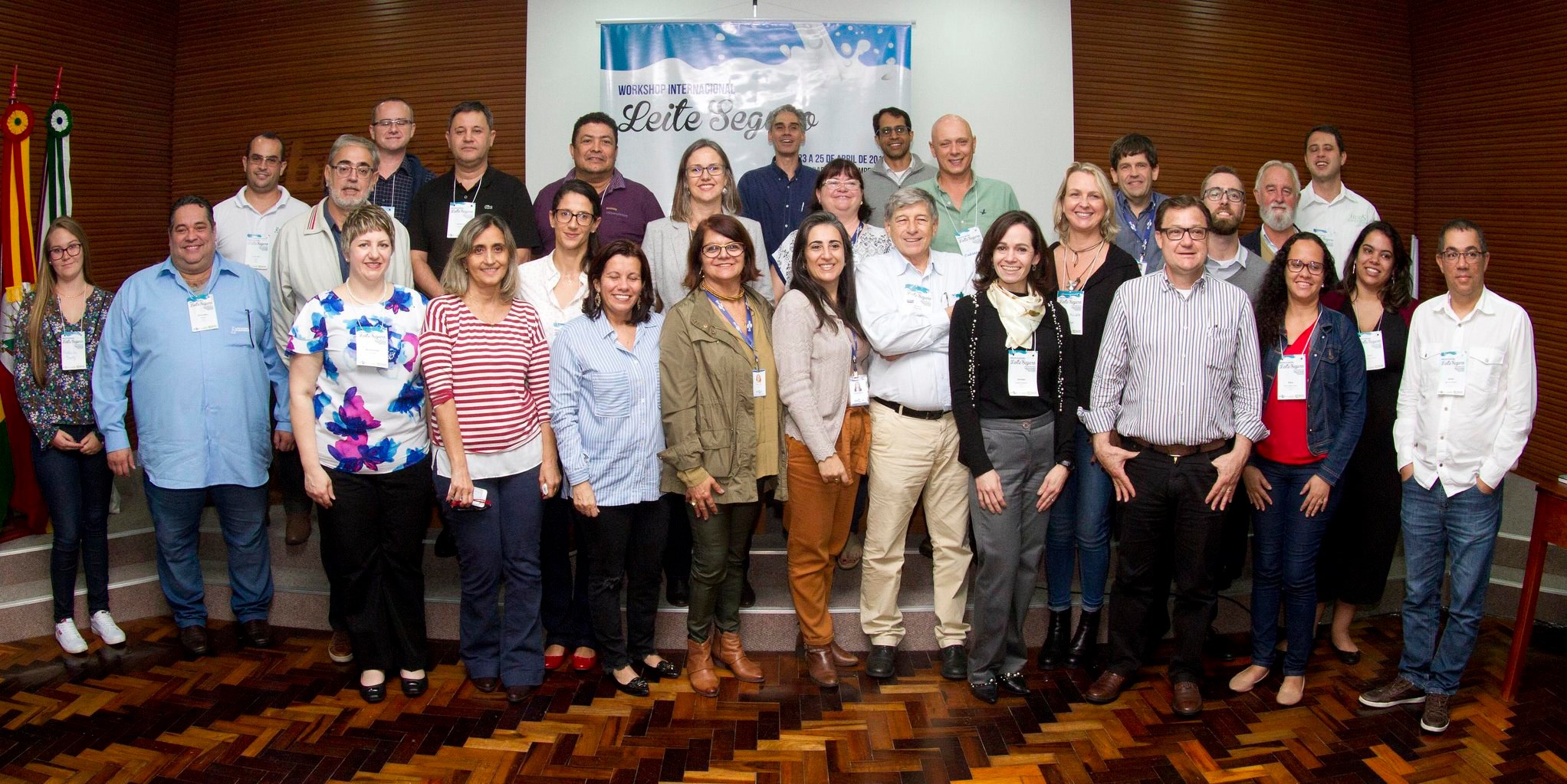 Docente da Setrem participa de evento internacional sobre leite seguro