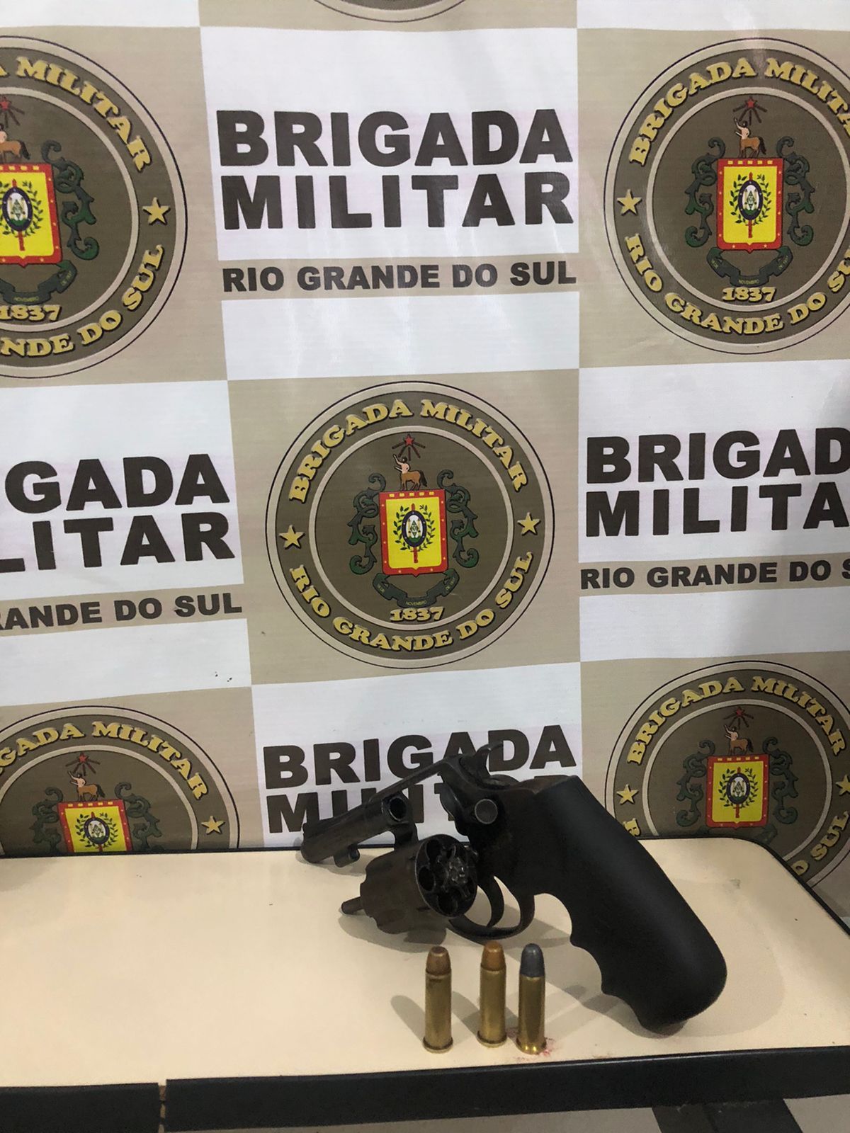 NOVO MACHADO FATO - PORTE ILEGAL DE ARMA DE FOGO