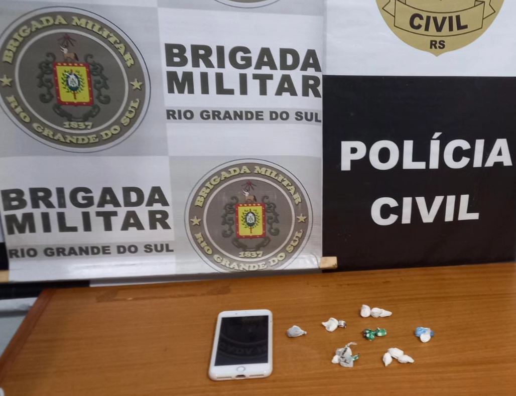 Brigada Militar e Polícia Civil prendem mulher por tráfico em Três Passos.