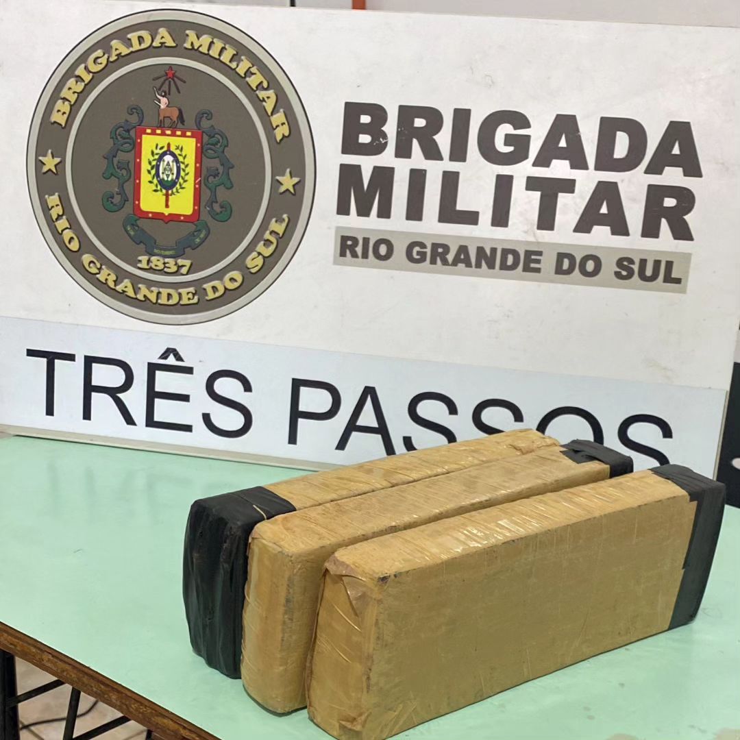 Brigada Militar apreende drogas, após arremesso para o interior do Presídio Estadual de Três Passos.