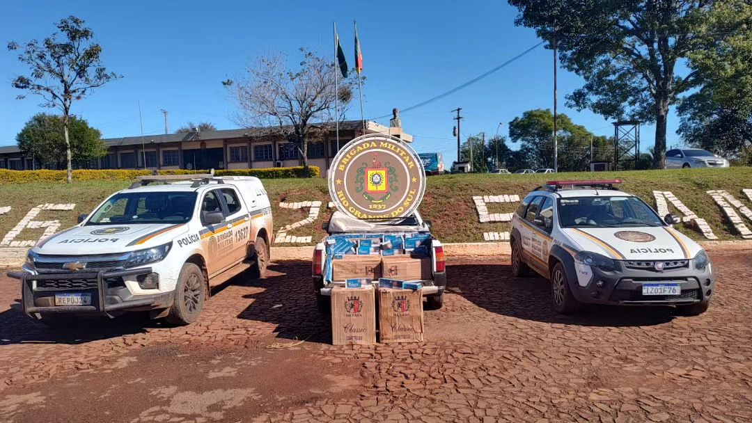 Brigada Militar apreende cigarros contrabandeados em Humaitá.